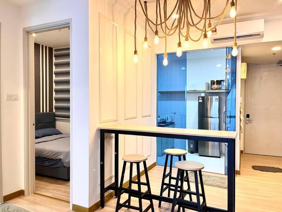 Grand @ The Wave Residence-cozy 2-br Retreat: Ac, Street Views & Games Malacca