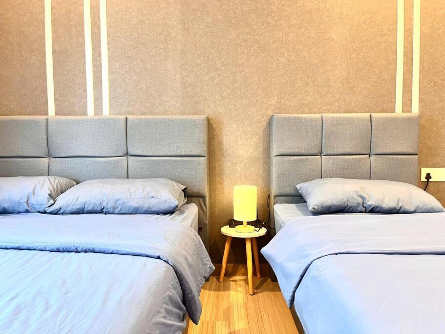 Grand @ The Wave Residence-cozy 2-br Retreat: Ac, Street Views & Games Apartment *