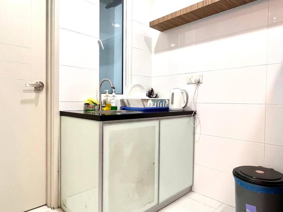 Apartment Grand @ The Wave Residence-cozy 2-br Retreat: Ac, Street Views & Games Malacca