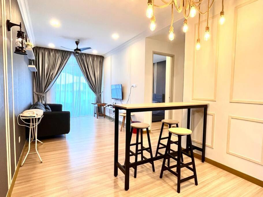 Grand @ The Wave Residence-cozy 2-br Retreat: Ac, Street Views & Games Malacca