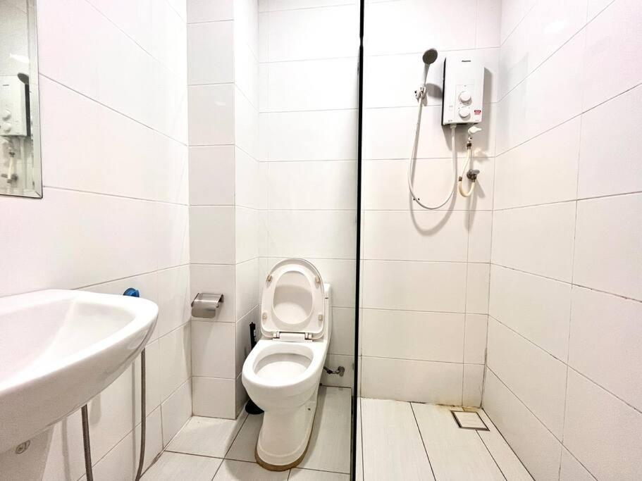 Grand @ The Wave Residence-cozy 2-br Retreat: Ac, Street Views & Games Apartment Malacca