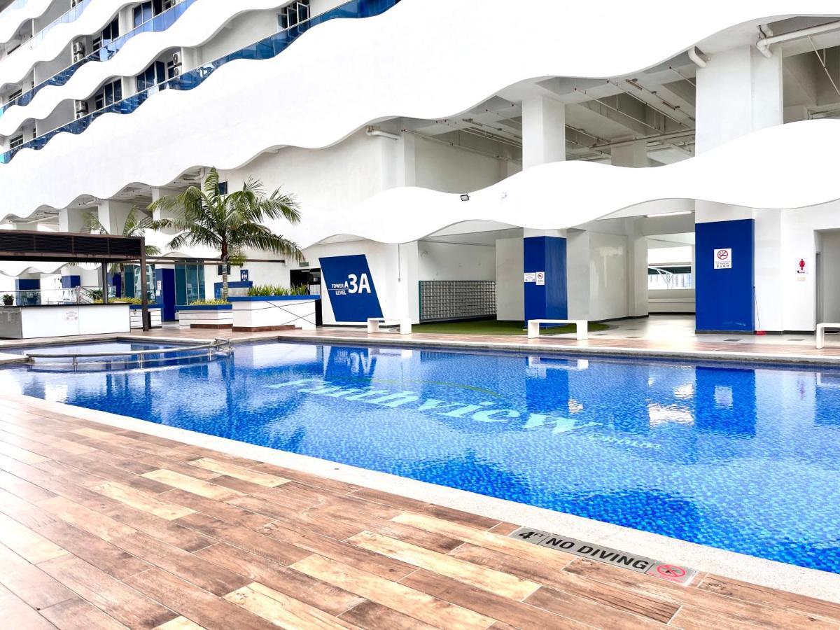 Grand @ The Wave Residence-cozy 2-br Retreat: Ac, Street Views & Games *