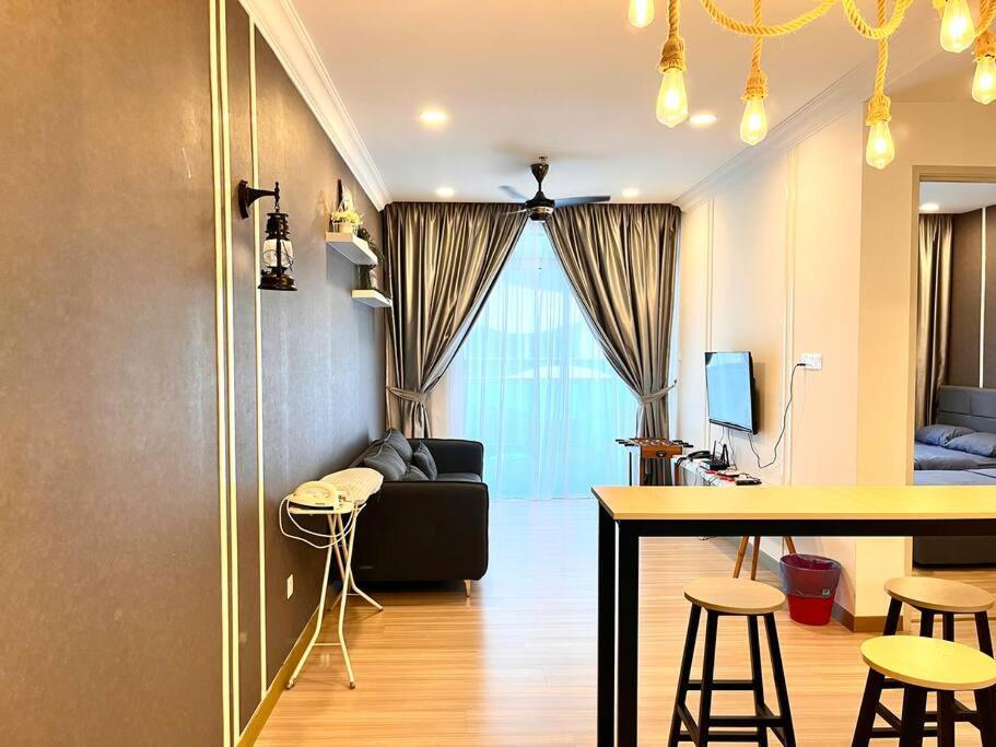 Pangsapuri Grand @ The Wave Residence-cozy 2-br Retreat: Ac, Street Views & Games